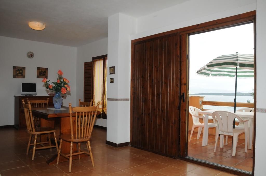 Appartamenti Spiaggia Bianca Golfo Aranci Zewnętrze zdjęcie
